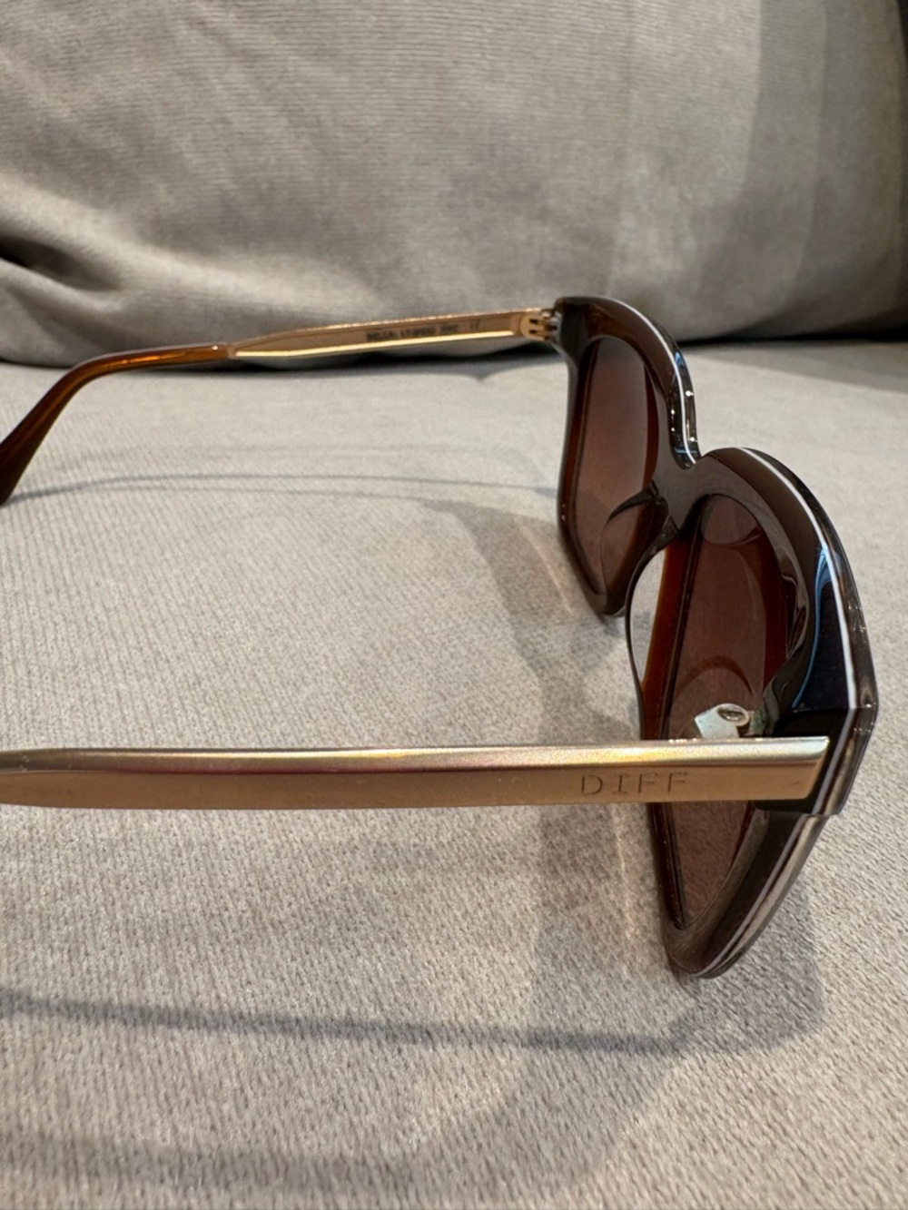 Diff Tortoiseshell Square Sunnies. Brown Lenses. Leopard. Like new with case. - Picture 3 of 7